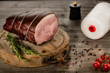 Elastic twine helps to increase the efficiency of meat tying